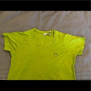 NWOT Under Armour Active Tee